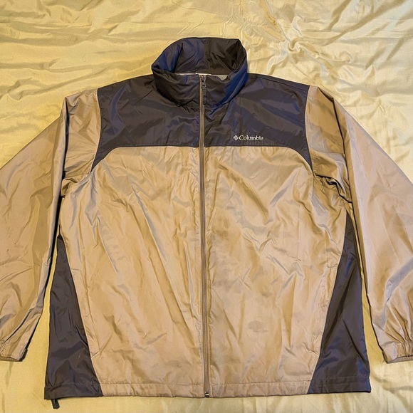 Columbia Windbreaker with Concealable hood from the line of Packable Jackets